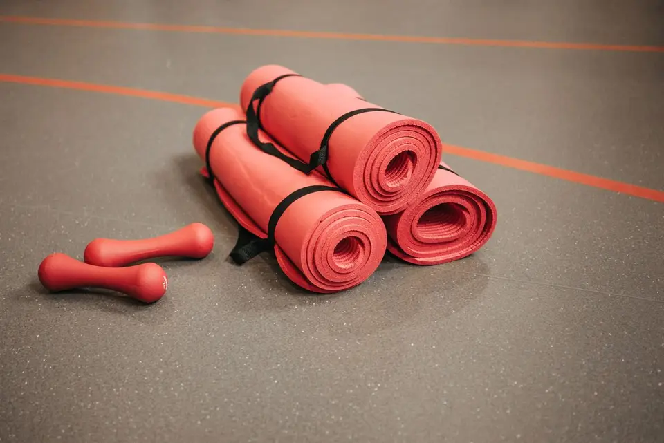 Cómo aprovechar un espacio pequeño para entrenar en casa