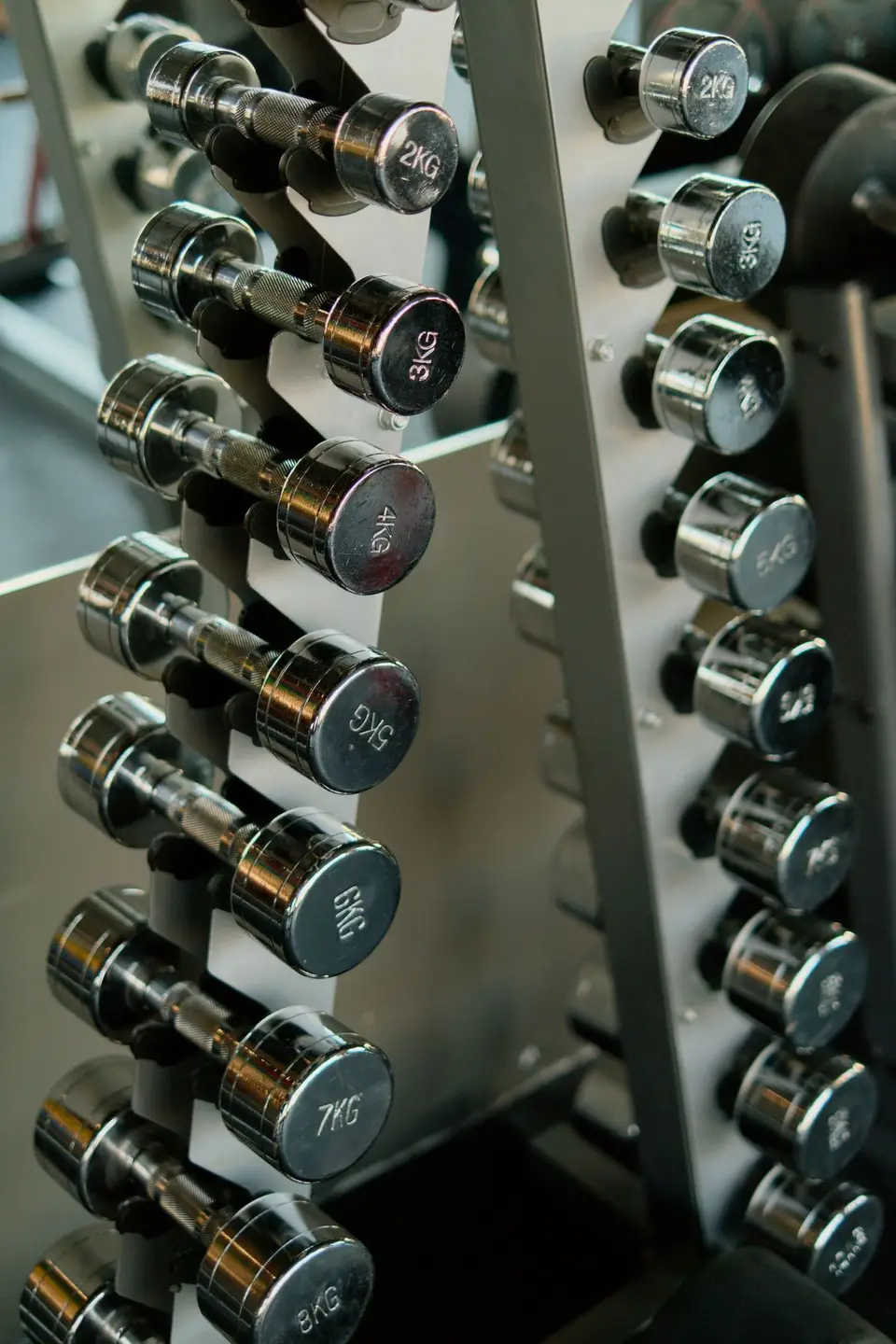 Cuánto gastar en equipamiento de fitness casero: presupuesto por niveles (2026)